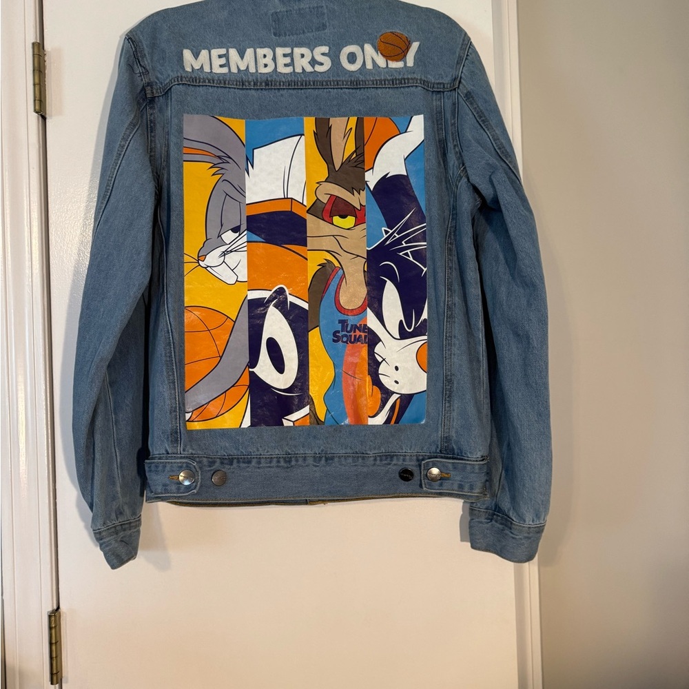 Warner Bros. Light Blue Denim Jacket Space Patch member’s only  100 cotton